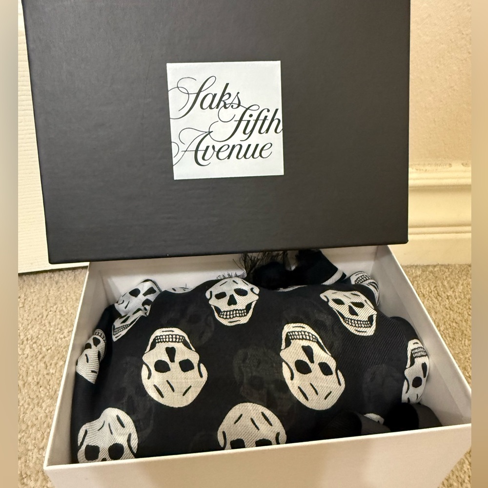 Brand New Alexander McQueen Skull Scarf